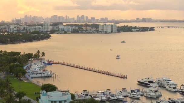 Luftbild Sonnenuntergang Über Yachthafen Mit Yachten Miami Beach Haulover — Stockvideo