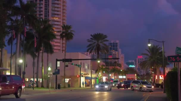 Сутінки Маямі Біч Коллінз Авеню Вулиця Звернена Південь — стокове відео