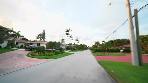 Vídeo Movimiento Barrio Residencial Fort Lauderdale Filmado Con Gimbal — Vídeos de Stock