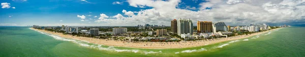 Panorama aereo di Fort Lauderdale spiaggia Florida girato con un dro — Foto Stock