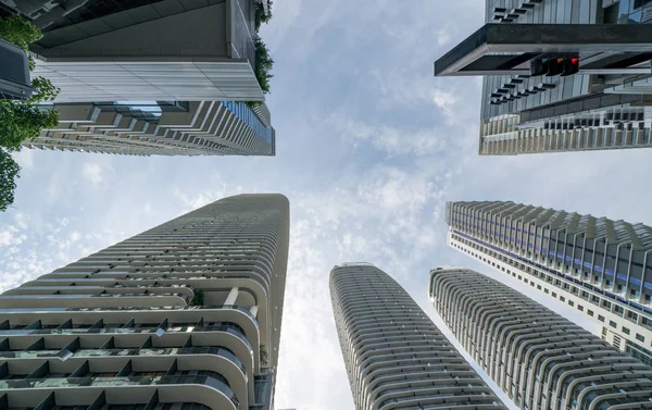 Pohled nahoru ckyscraper moderní architektura Brickell Miami Fl — Stock fotografie