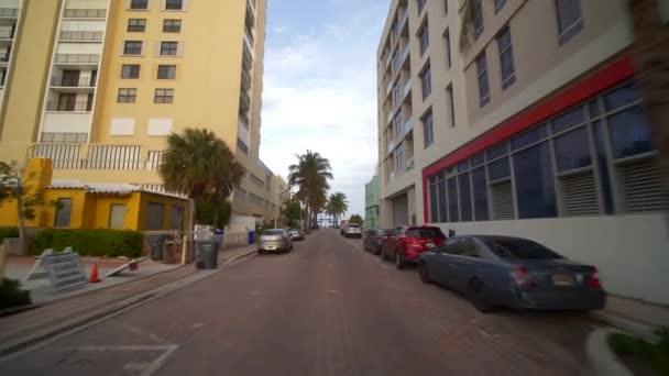 Hollywood Beach Florida Aproximándose Surf Road Gimbal Estabilizado — Vídeo de stock