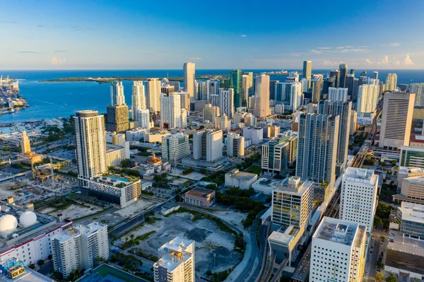 Красивый воздушный пейзаж города фото центра Майами FL США — стоковое фото
