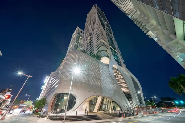 One Thousand Museum luxury highrise condominium building at Down — Stock fotografie