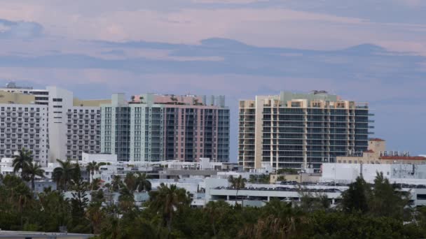 Miami Beach Appartementen Aan Zee Genomen Met Blackmagic Braw Camera — Stockvideo