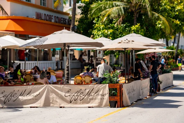 Cafe Milano Miami Beach Ocean Drive Reopening Coronavirus Covid Pandemic — Stock Photo, Image