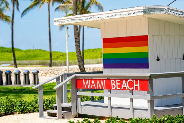 Miami Plaża Ratownik Wieża Tęcza Flaga Gej Duma — Zdjęcie stockowe