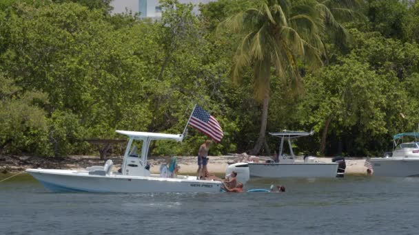 Miami Estados Unidos Mayo 2020 Paseos Barco Familia Durante Fin — Vídeo de stock