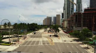 George Floyd 'un ölümünden sonra Miami' de Biscayne Bulvarı Bayside 'da isyan çıktı.