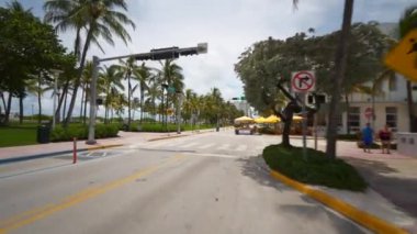 Ocean Drive SOBE Coronavirus salgınını yeniden açıyor. Sinema video 4k 60p