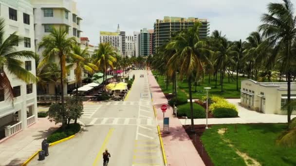 Low Aerial Shot Miami Beach Sluitingen Als Gevolg Van Coronavirus — Stockvideo
