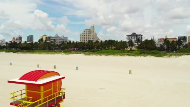 Lucht Miami Beach Strandwacht Toren Naar Lummus Park Slow Motion — Stockvideo