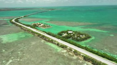 Deniz aşırı otoban Florida Keys Köprüsü 4k 'de hava denetimi