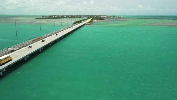 Trucks Driving Bridge Water Florida Keys Aerial Shot — Stock Video