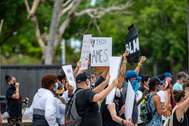 Miami, FL, ABD - 6 Haziran 2020: George Floys polis şiddetiyle öldü Miami FL USA 'de Siyahların Yaşamı Önemlidir protestosu