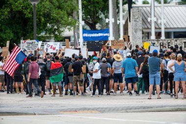 Miami, FL, ABD - 6 Haziran 2020: George Floys polis şiddetiyle öldü Miami FL USA 'de Siyahların Yaşamı Önemlidir protestosu