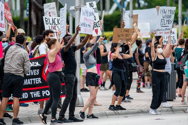 Miami Usa Kesäkuuta 2020 George Floys Kuoli Poliisin Raakuuteen Protestina — kuvapankkivalokuva