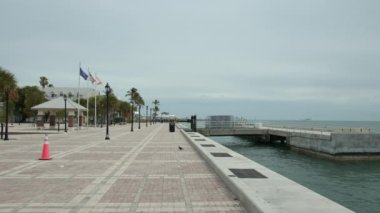 Mallory Square Key West, Coronavirus Covid 19 pandemik video klibi sırasında turizme kapatıldı