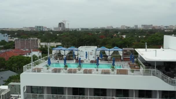 Vídeo Drone Aéreo Hotel Coconut Grove Miami Construção Moderna — Vídeo de Stock