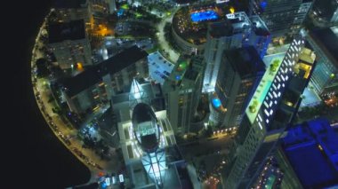 Miami Brickell Körfezi Yolu 4k Hava Gecesi Videosu