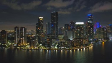 Güzel gece Brickell Miami 4k 24 peni