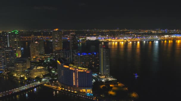 Aerial Waterfront Miami Nacht Szene — Stockvideo