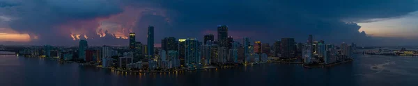 Muhteşem Hava Aracı Brickell Miami Alacakaranlık Üstüne Fırtına Bulutları — Stok fotoğraf