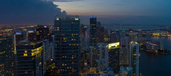 Αεροφωτογραφία Πύργοι Highrise Brickell Μαϊάμι Επιχειρηματική Περιοχή Νύχτα — Φωτογραφία Αρχείου