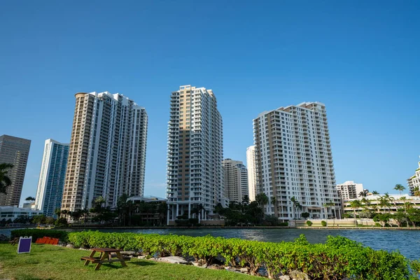 美国佛罗里达州Brickell迈阿密高楼海滨公寓 — 图库照片