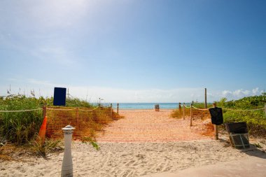 Miami Plajı 4 Temmuz hafta sonu Coronavirus Covid 19 salgınıyla kapandı.
