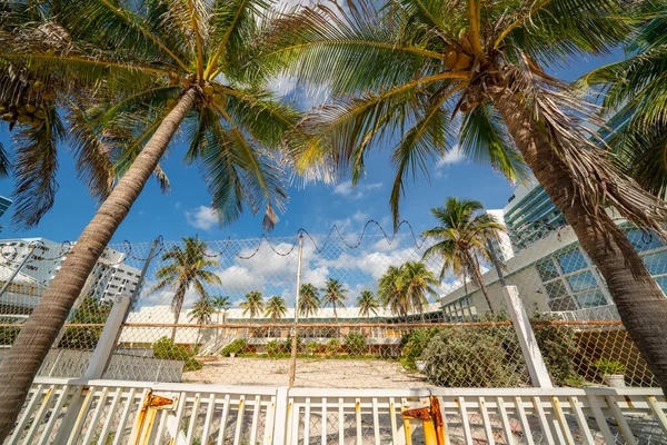 Deauville Beach Resort Miami Fermé — Photo