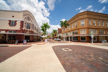 Fort Myers FL 'in Birinci Cadde Fotoğrafı