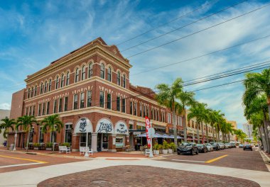 Izzys balığı ve istiridye deniz ürünleri restoranının ve Fort Myers FL 'in fotoğrafı.