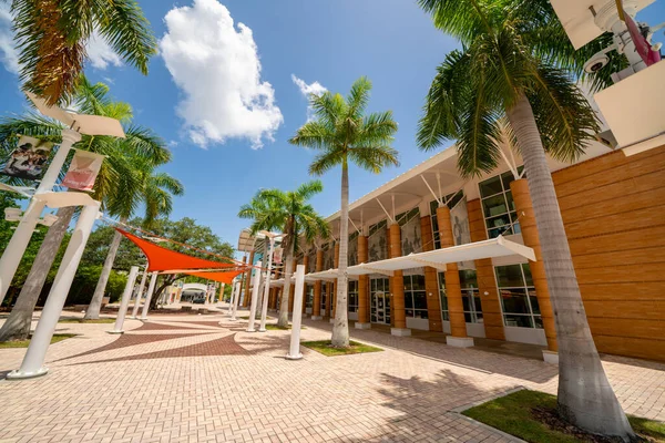 Foto Cornog Plaza Downtown Fort Myers Usa — Stockfoto