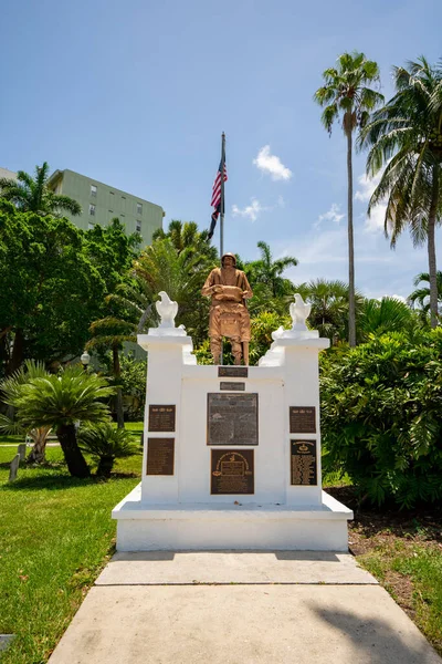Photo Congressional Medal Honor Rodolpho Hernandez 187Th Fort Myers Usa — стокове фото