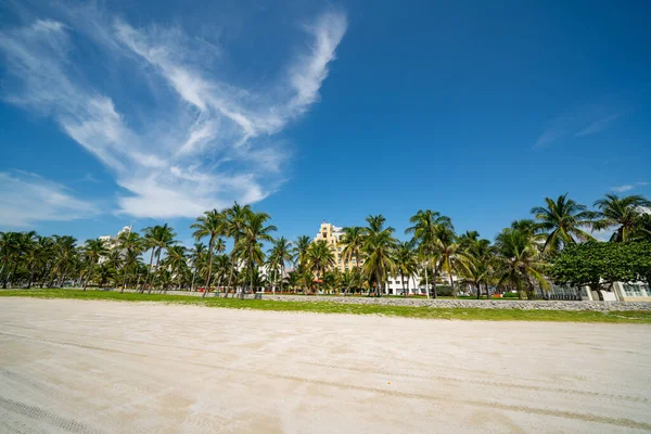 Foto Sudut Lebar Miami Beach Usa Dengan Langit Biru — Stok Foto