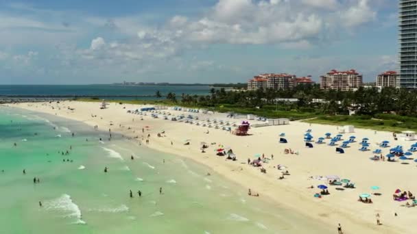Touristenmassen am Miami Beach während der Wiedereröffnung des Coronavirus Covid 19 Pandemie