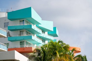 Miami Sahili deco mimarisinin fotoğrafı.