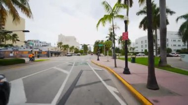 Belirlenmiş bisiklet yolu Miami Beach Washington Bulvarı pov görüntüleri