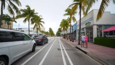 Yeni bisiklet yolu trafiği Miami Beach Washington Bulvarı