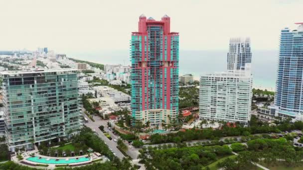 Aerial Approach Highrise Condo Buildings Miami Beach — Vídeo de stock