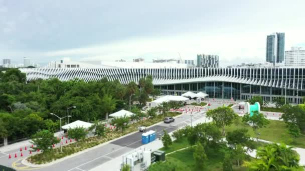 Luchtvideo Miami Beach Convention Center Coronavirus Covid Testruimte — Stockvideo