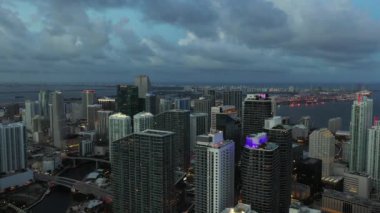 Miami şehir merkezinde, gece 4 'te.