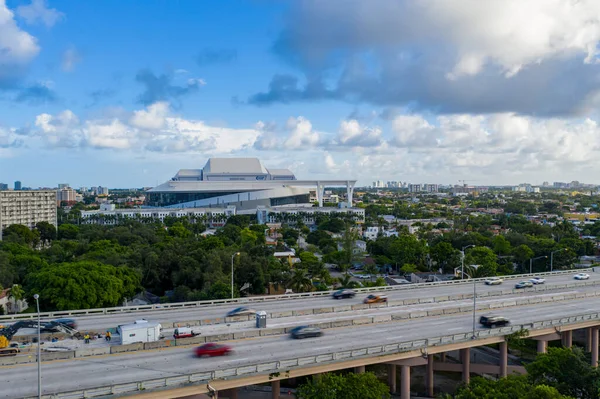Zdjęcie Lotnicze Marlins Park Stadium Dolphin Expressway Foreground Miami Scene — Zdjęcie stockowe