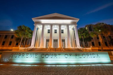 Florida Anayasa Mahkemesi 'nin güzel fotoğrafı Alacakaranlık' ta çekildi