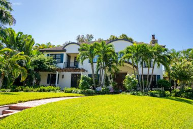 St. Petersburg Florida 'nın tarihi eski kuzeydoğusundaki lüks konutların fotoğrafları.