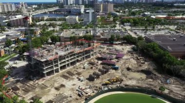 Hallandale Beach FL 4k yapım aşamasındaki havadan görüntülü SLS Resort