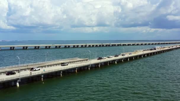 Drone Shot Sunshine Skyway Fishing Pier — Wideo stockowe