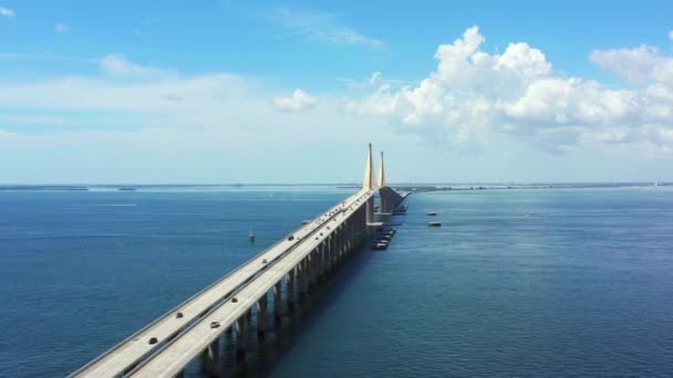 Powietrzny Hiper Zanik Sunshine Skyway Bridge Petersburg Florida Nad Zatoką — Wideo stockowe