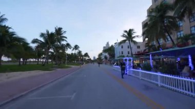 Miami Beach, FL, ABD - 25 Eylül 2020: Ocean Drive SOBE 4k 60p görüntü